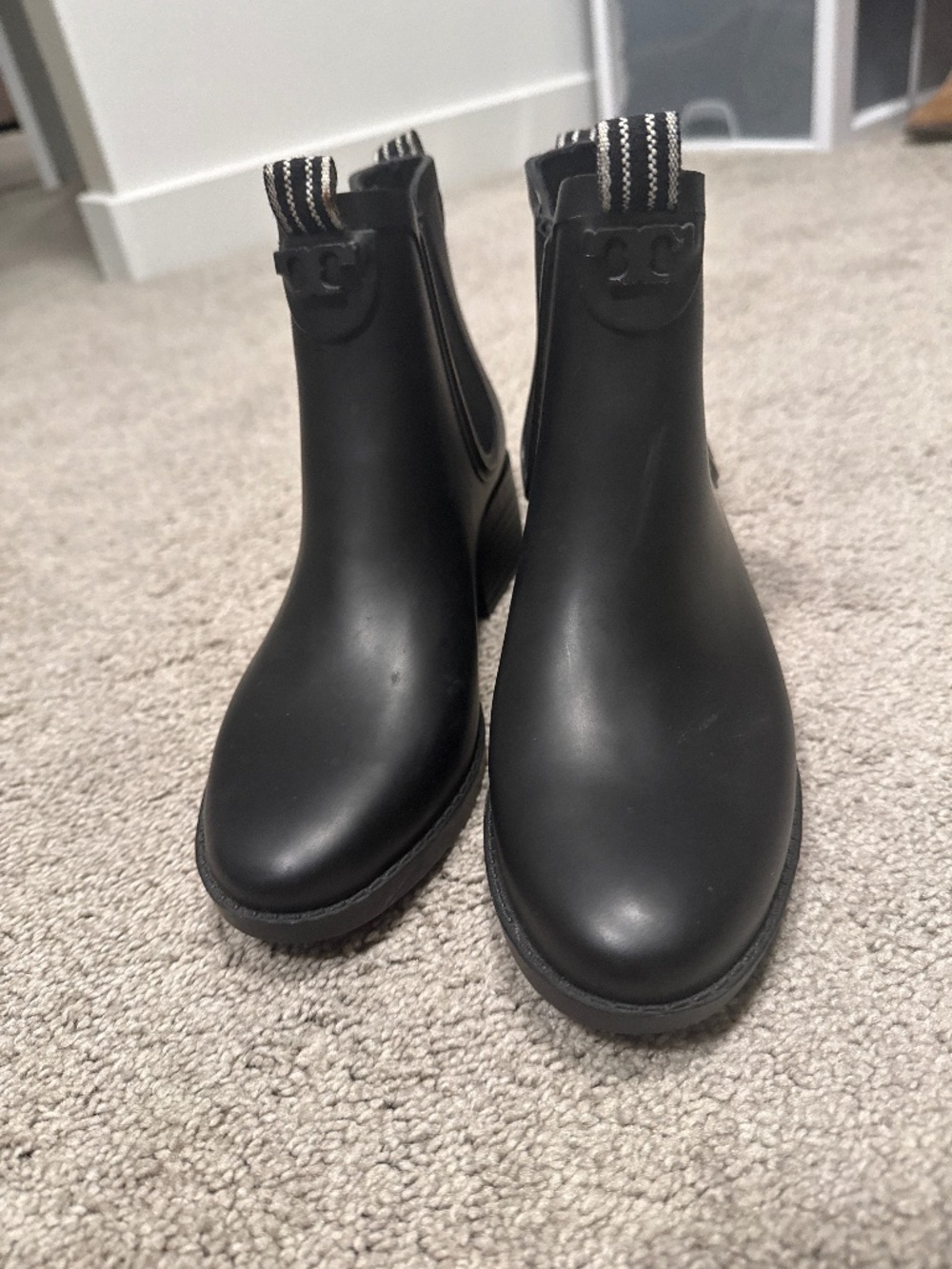 Tory Burch black Chelsea boots size 6